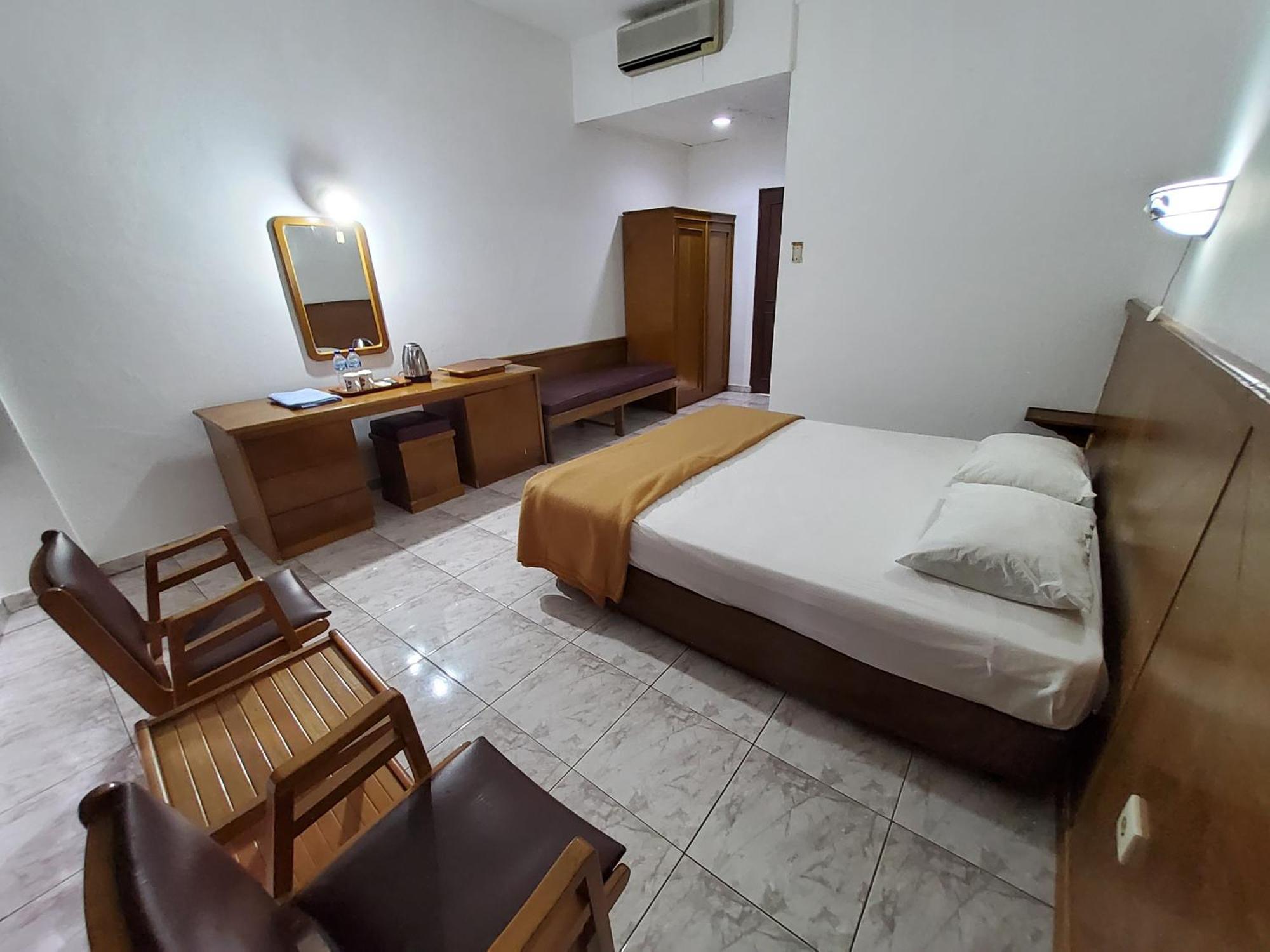 Hotel Kumala Samudra Cikakak Kültér fotó
