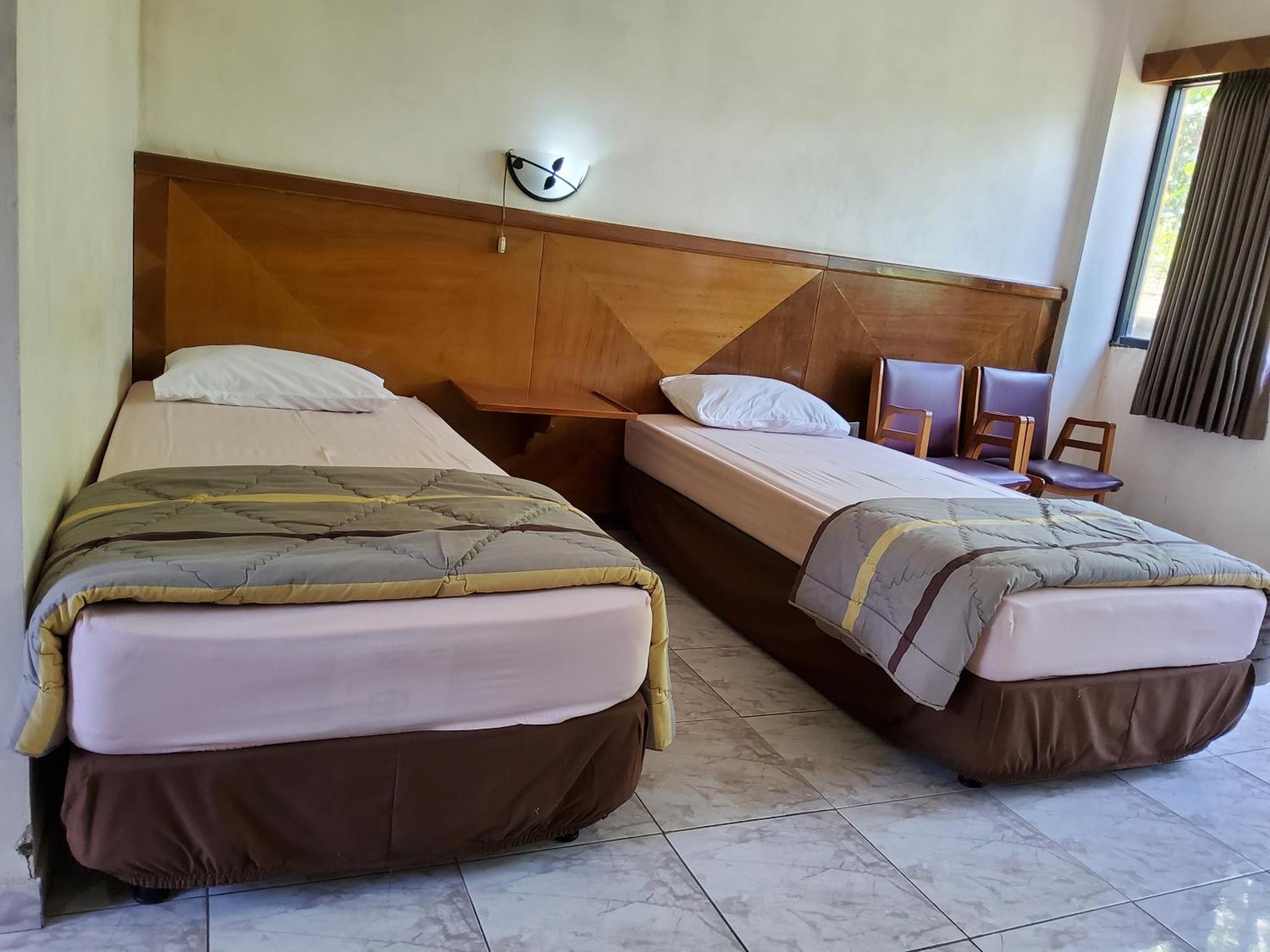 Hotel Kumala Samudra Cikakak Kültér fotó