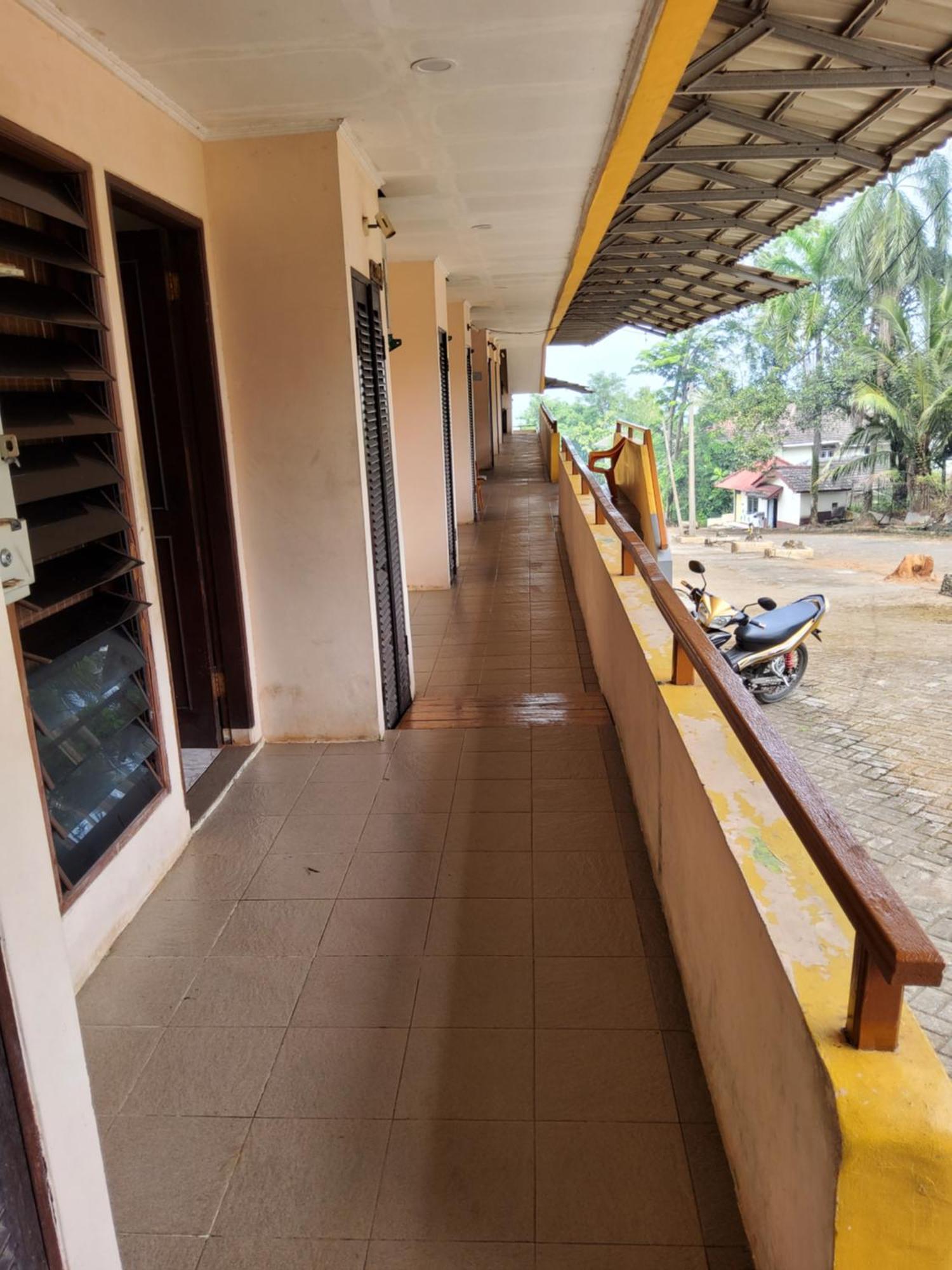 Hotel Kumala Samudra Cikakak Kültér fotó