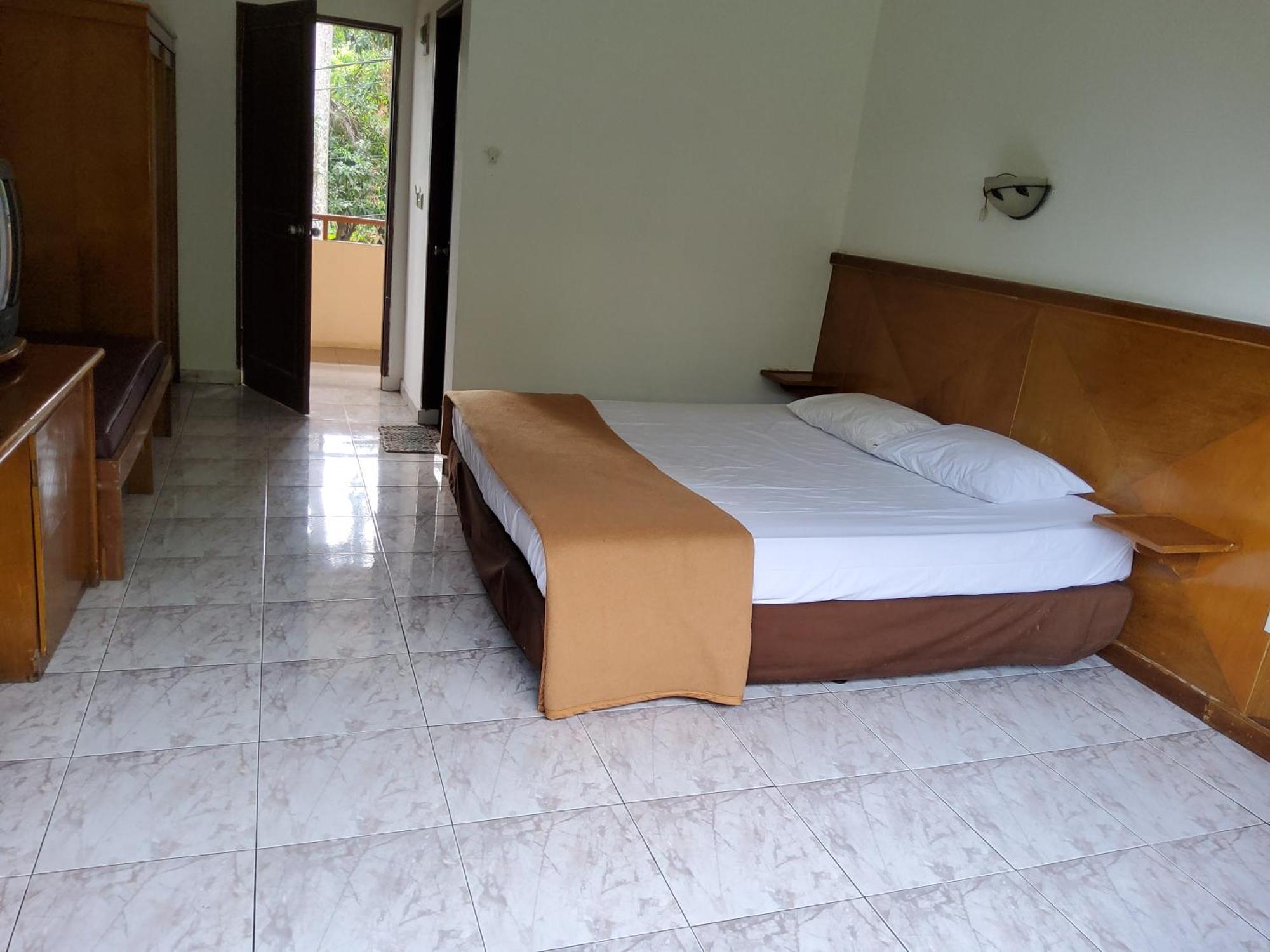 Hotel Kumala Samudra Cikakak Kültér fotó